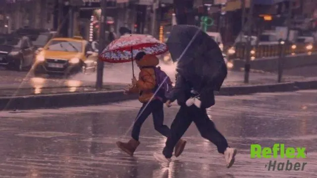 İ̇stanbul'da Yağış Alarmı: Meteoroloji'den Yarın İ̇çin Sağanak Tahmini