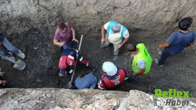 Hatay’ın Arsuz İ̇lçesinde Altyapı Göçüğünde Bir İ̇şçi Yaralandı