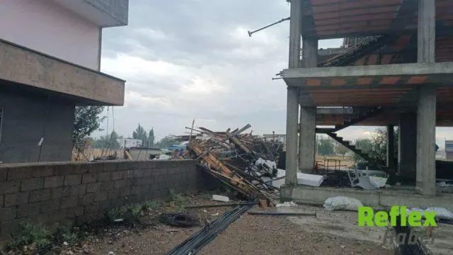 Diyarbakır Bismil’de Fırtına Cami Minaresini Devirdi