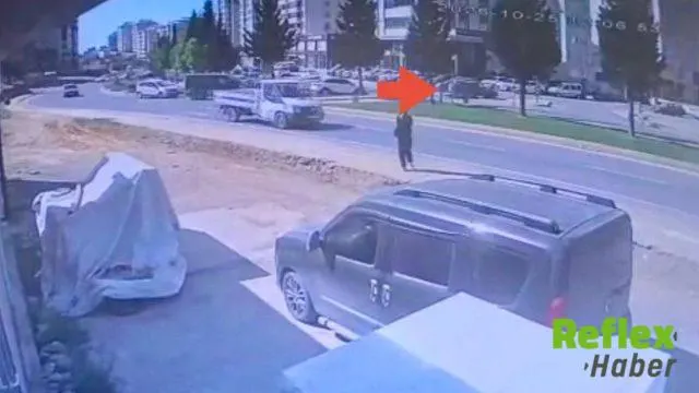 Onikişubat'ta Otomobil Ve Motosiklet Çarpıştı: Kaza Kamerada