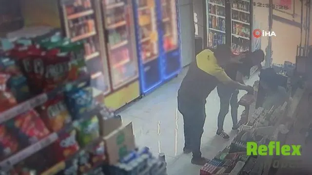 Antakya’da boğazına jöle şeker kaçan vatandaşa Heimlich manevrasıyla müdahale