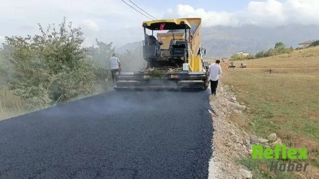 Göksun Devlettepe’de Okul Yoluna Sıcak Asfalt
