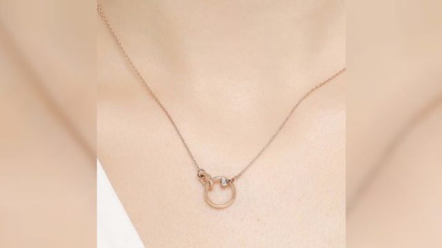 Yılbaşına özel hediyelerle kalpleri fethedin; Tektaş pırlanta kolye ve yüzükler