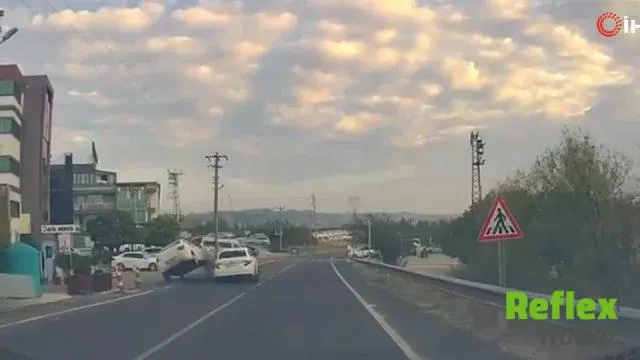 Lüleburgaz'da Savrulan Otomobil Hastane Otoparkına Girdi