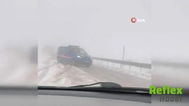 Palandöken Geçidi'nde Kar Esareti: Araçlar Yolda Kaldı