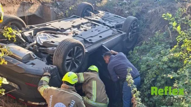 Bursa'da kontrolden çıkan otomobil dere yatağına düştü: 5 yaralı