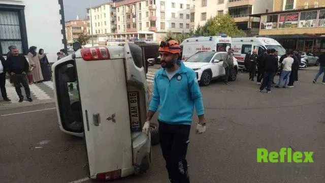 Bingöl'de Otomobil Ve Pikap Çarpıştı: İ̇ki Yaralı