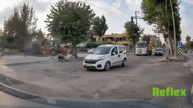 Kahramanmaraş’ta kırmızı ışık ihlali kamerada: Kazadan son anda dönüldü