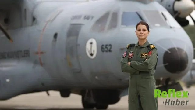 Hilal Aydın Deniz Kuvvetleri’nin İ̇lk Kadın Uçak Pilotu Oldu