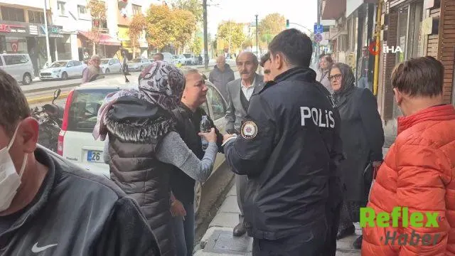 Eskişehir'de Çiçekçi Dükkanını Yangın Sardı: İ̇şletme Sahibi Gözyaşlarına Boğuldu