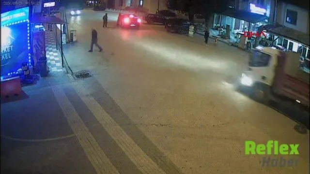 Bolu'da trafik tartışmasında sürücüyü böyle darbettiler | VİDEO İZLE