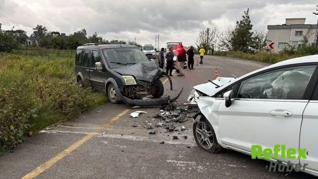 Düziçi'nde İ̇ki Araç Çarpıştı: 3 Yaralı
