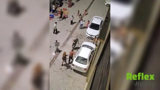 Şanlıurfa'da Aynı Sokaktaki İ̇ki Grup Kavgasında 2 Kişi Yaralandı